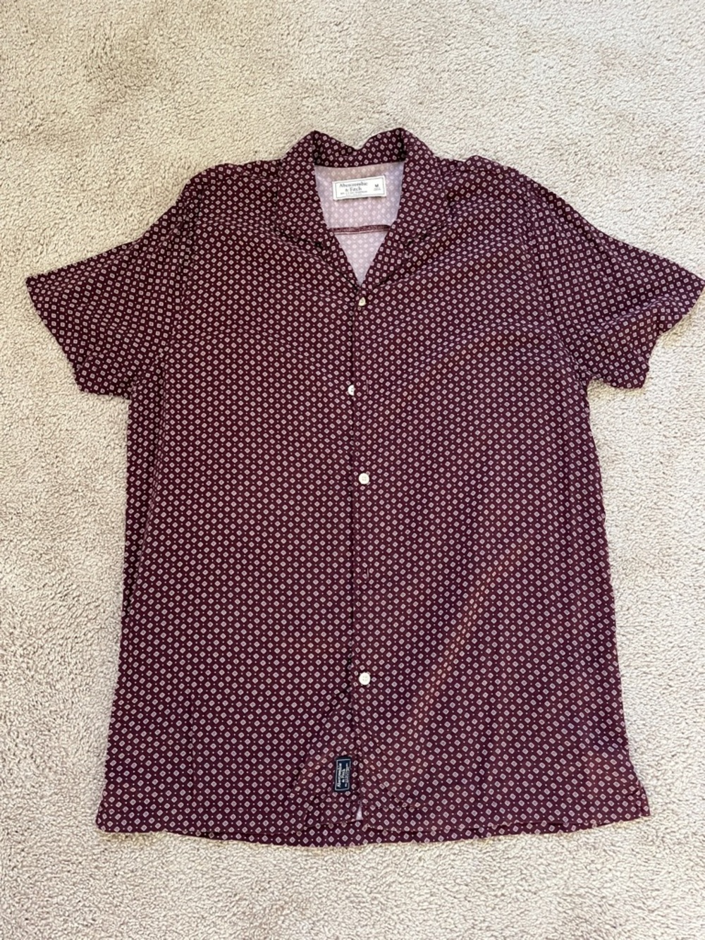 Abercrombie & Fitch Burgundy Short-Sleeve Button-Down Size Medium